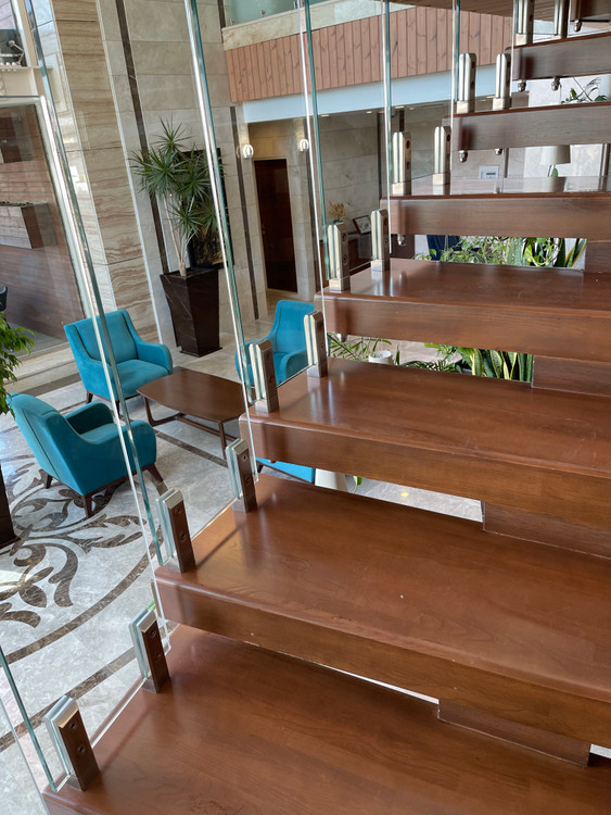 نرده شیشه ای با پایه اسپیگات