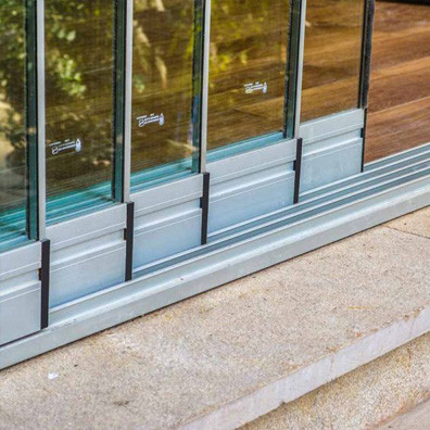 بالکنی کشویی